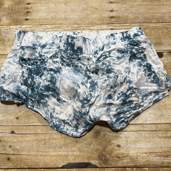 Hurley Tie Dye shorts - Picture 4 of 5